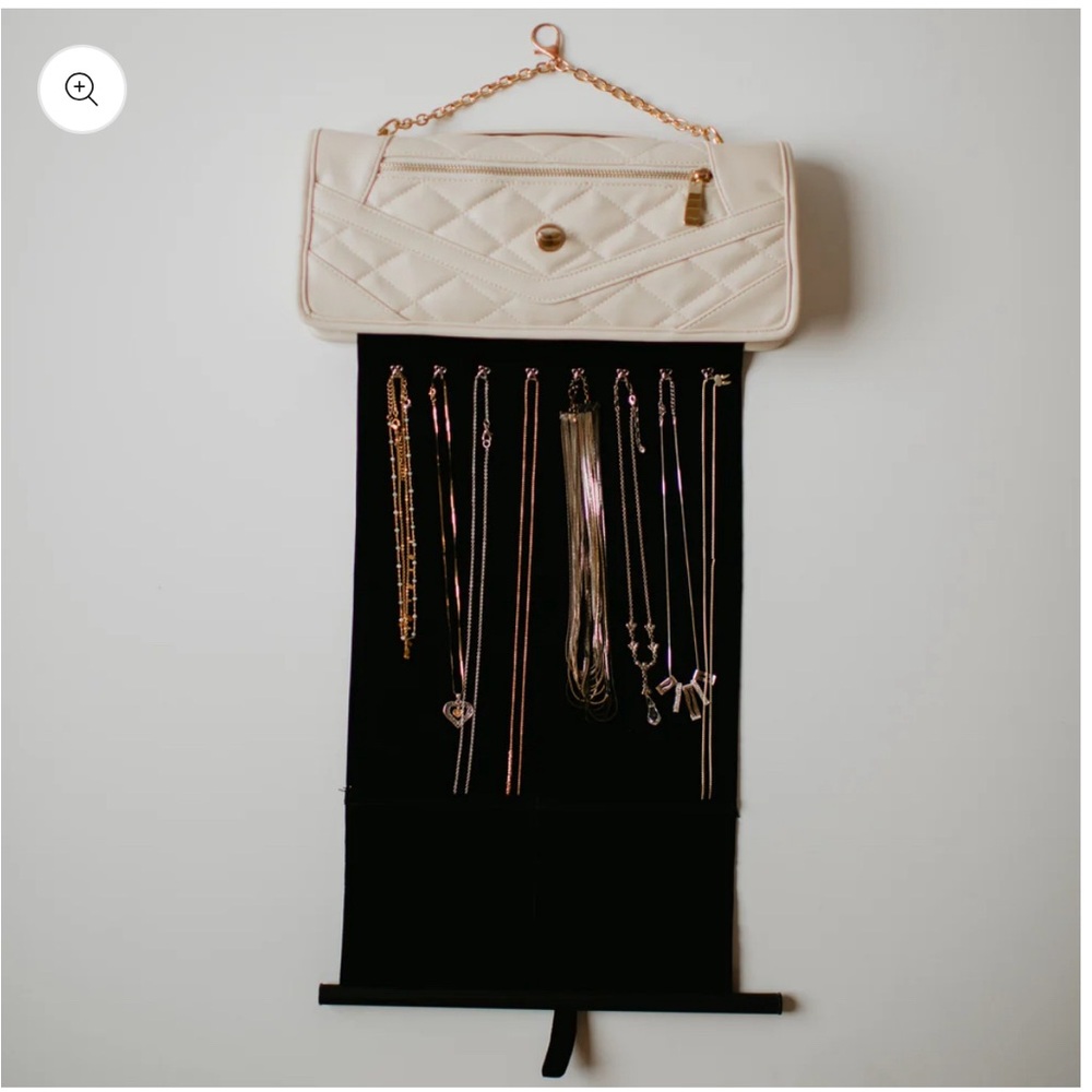 Travaliere travel jewelry case in ivory.